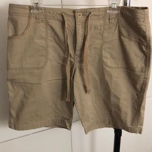 Donated 2024 🌞 Cotton khaki shorts